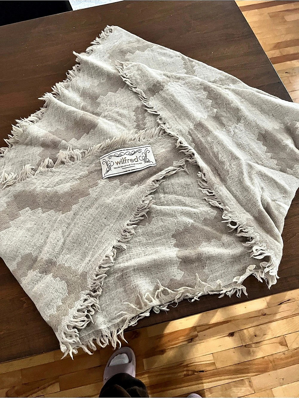 Aritzia Wilfred diamond mosaic Fringe Scarf in Cream & beige